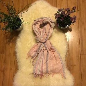 Gap spring scarf